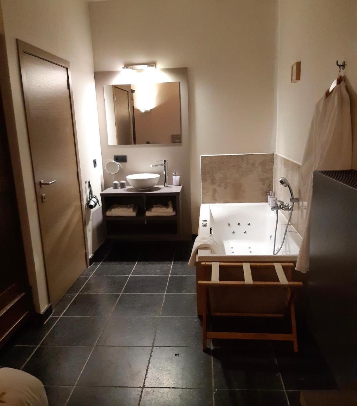 De Verborgen Parel B&B Borgloon Bagian luar foto